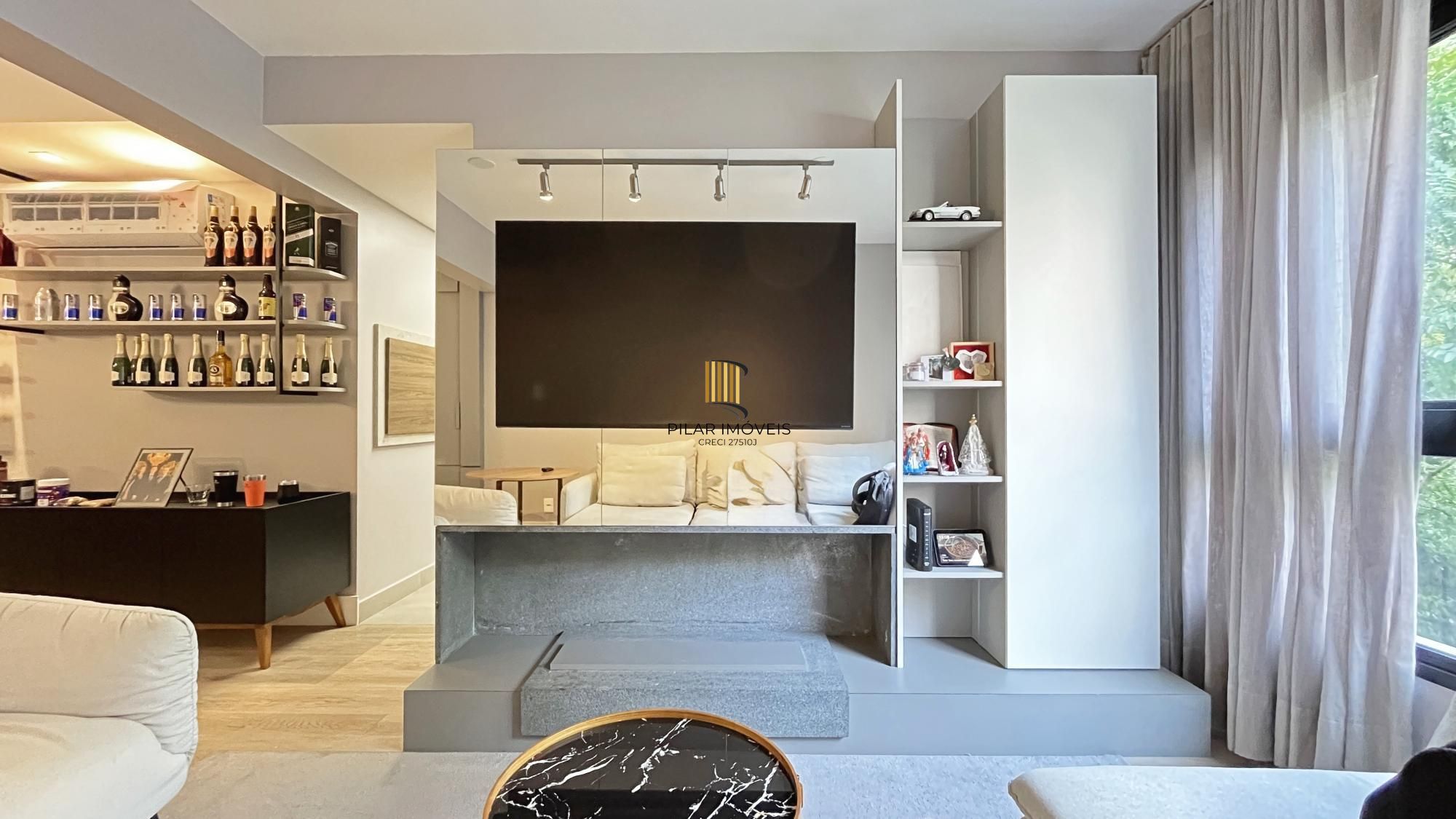 LINDO APARTAMENTO 3 DORMITÓRIOS NO MENINO DEUS