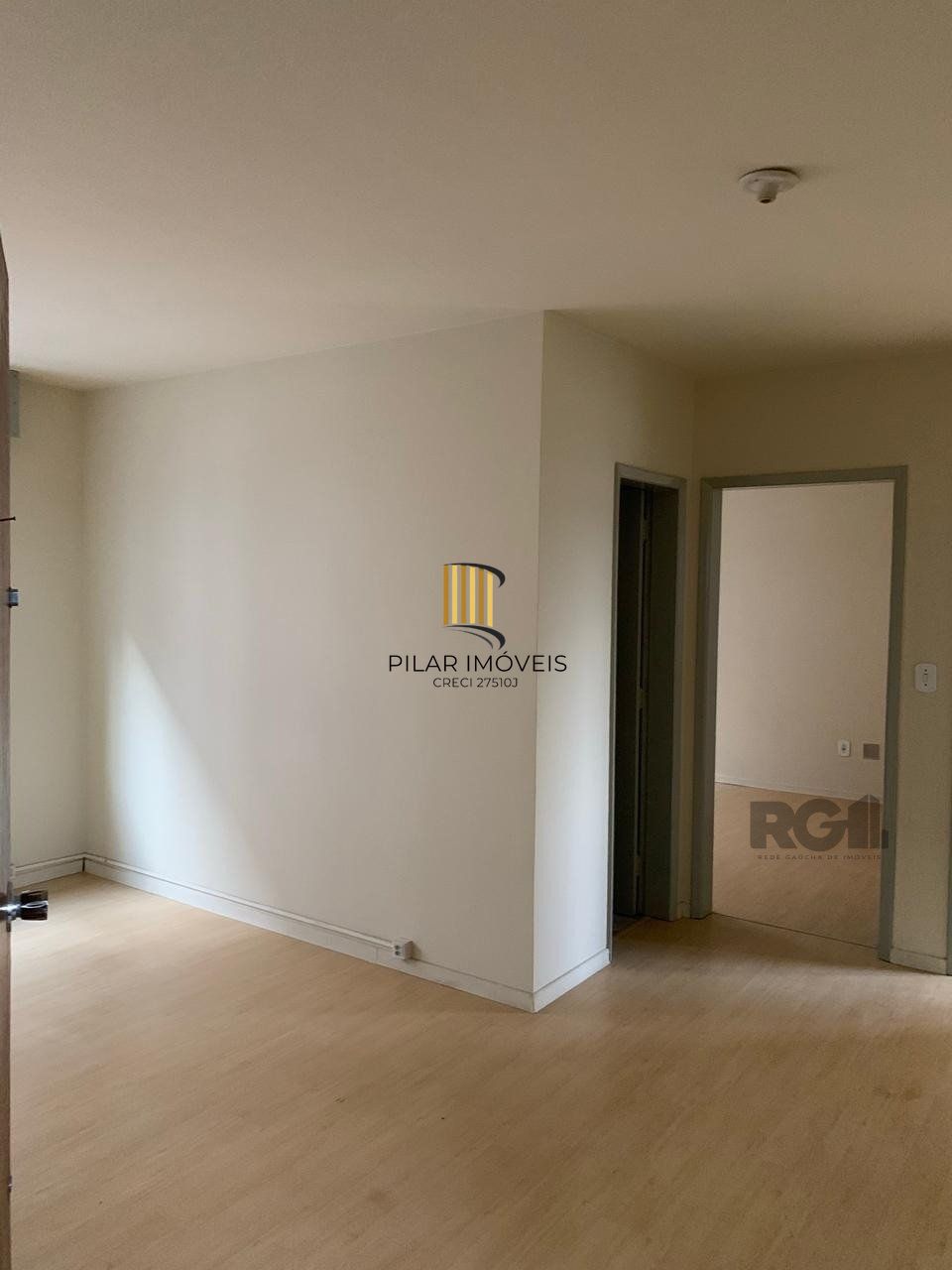 APARTAMENTO DE 2 DORMITORIOS REFORMADO BAIRRO SANTO ANTONIO - POA/RS