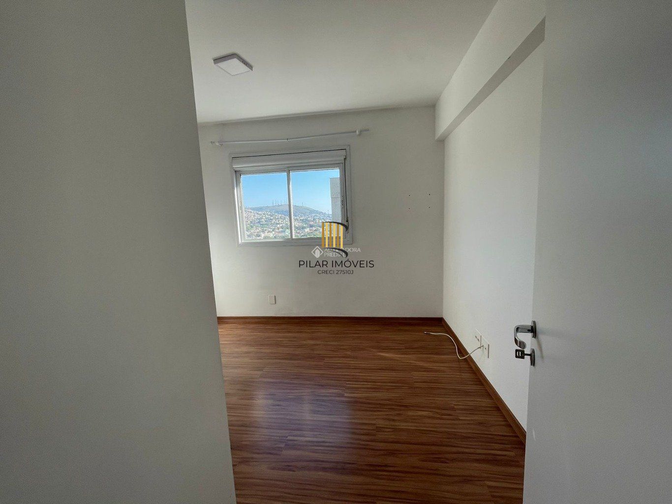 Excelente apto 2 dormitórios, 55m² privativos com churrasqueira, andar alto no JARDIM CARVALHO, condomínio completa infra.