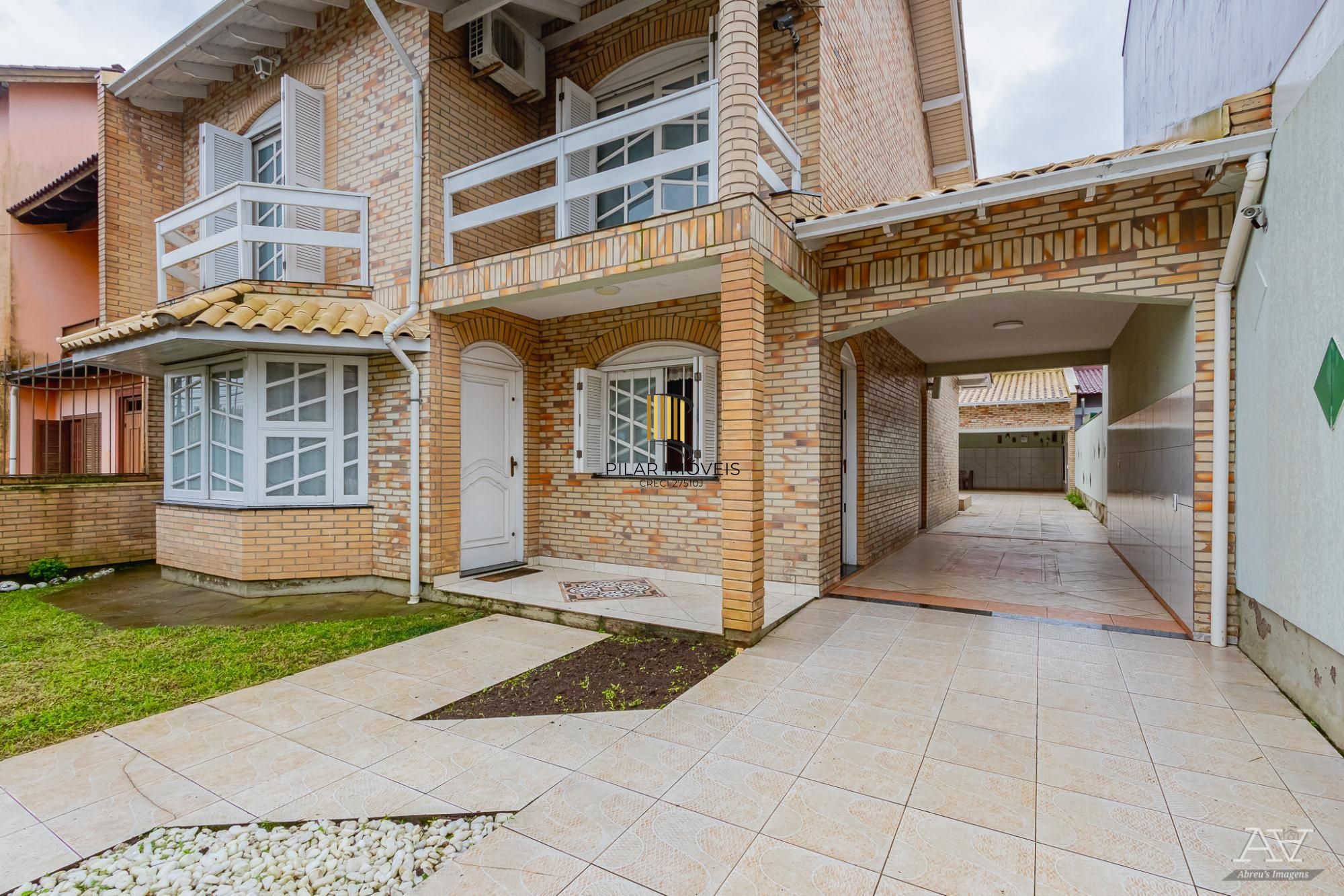 Linda Casa com 3 suítes no Santa Fé