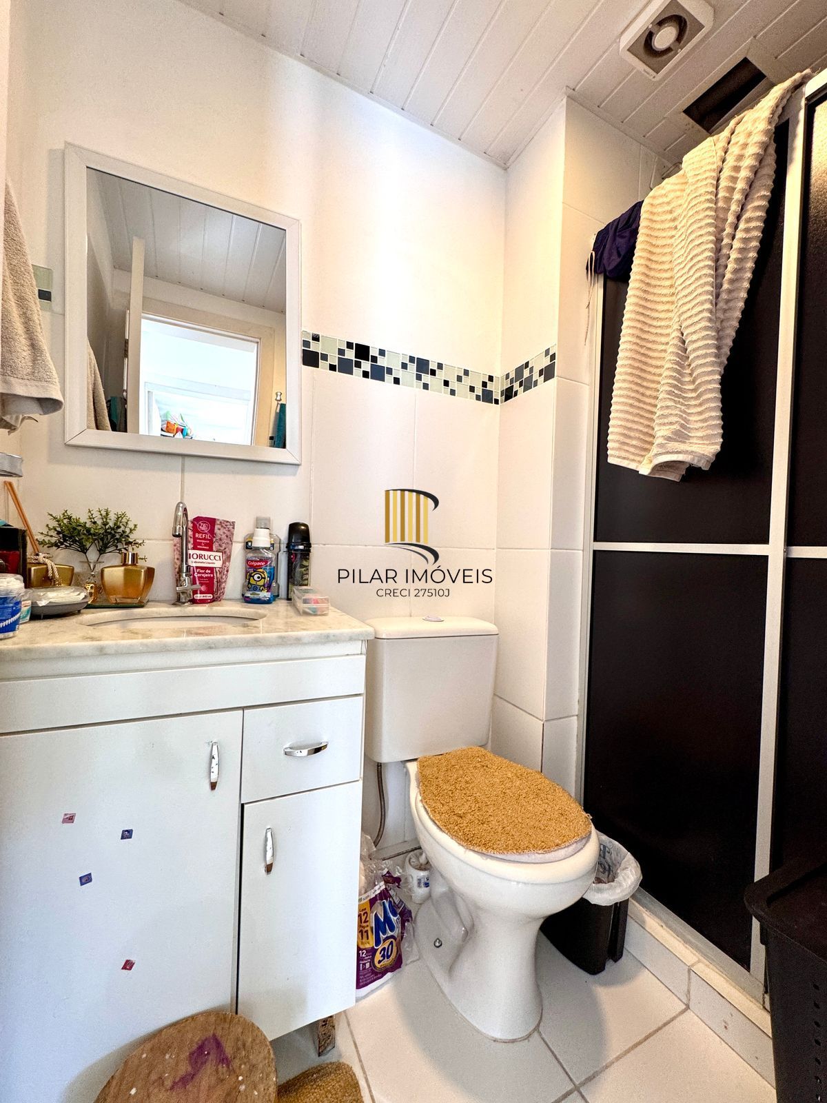 Apartamento de 02 dormitórios No Bairro Teresópolis de Porto Alegre