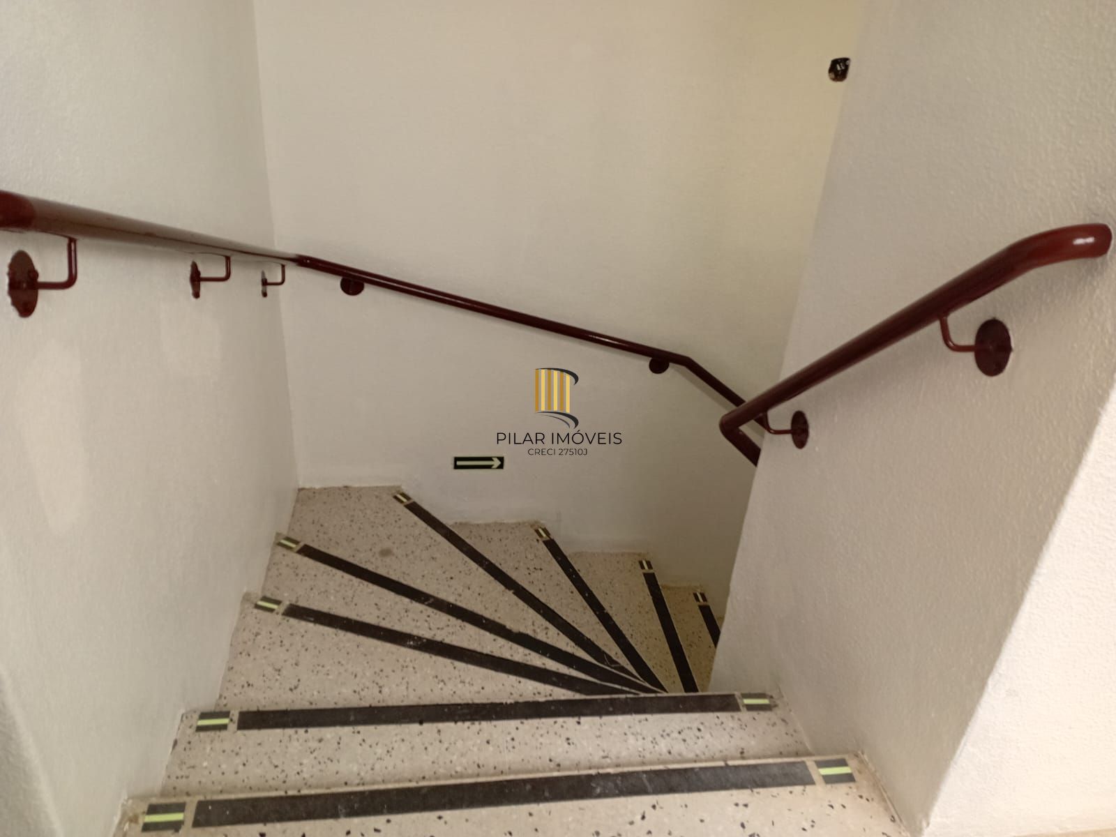 Apartamento de 1 quarto semimobiliado no bairro Tristeza em Porto Alegre.