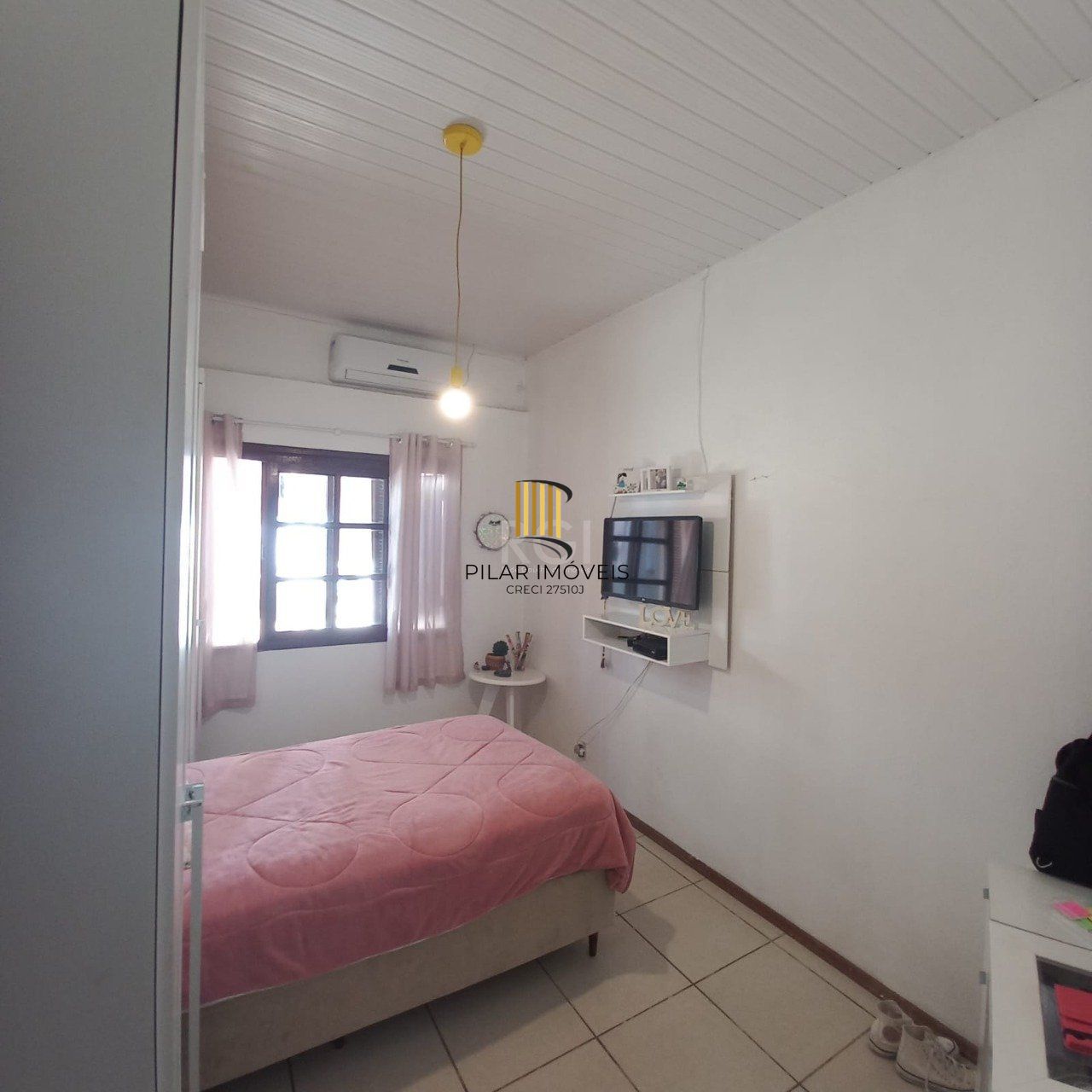 2 Casa com 4 quartos, 2 vagas de garagem, no bairro Belém Novo, Porto Alegre/RS     