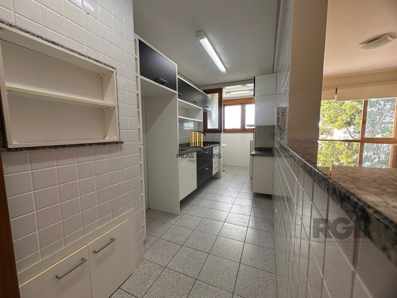Apartamento a venda no bairro tristeza 2 dormitórios e vaga de garagem