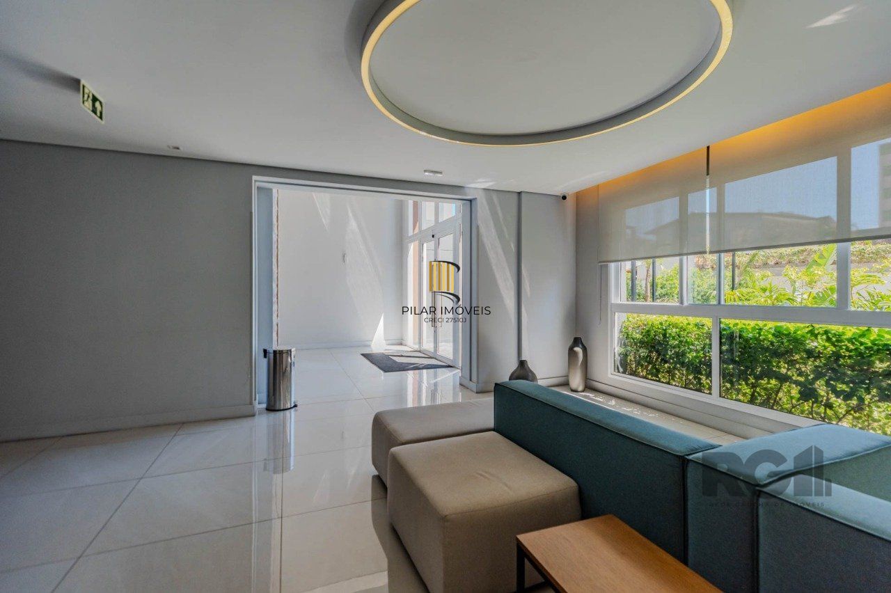 Apartamento com 01 quarto e 01 vaga no Bairro Partenon