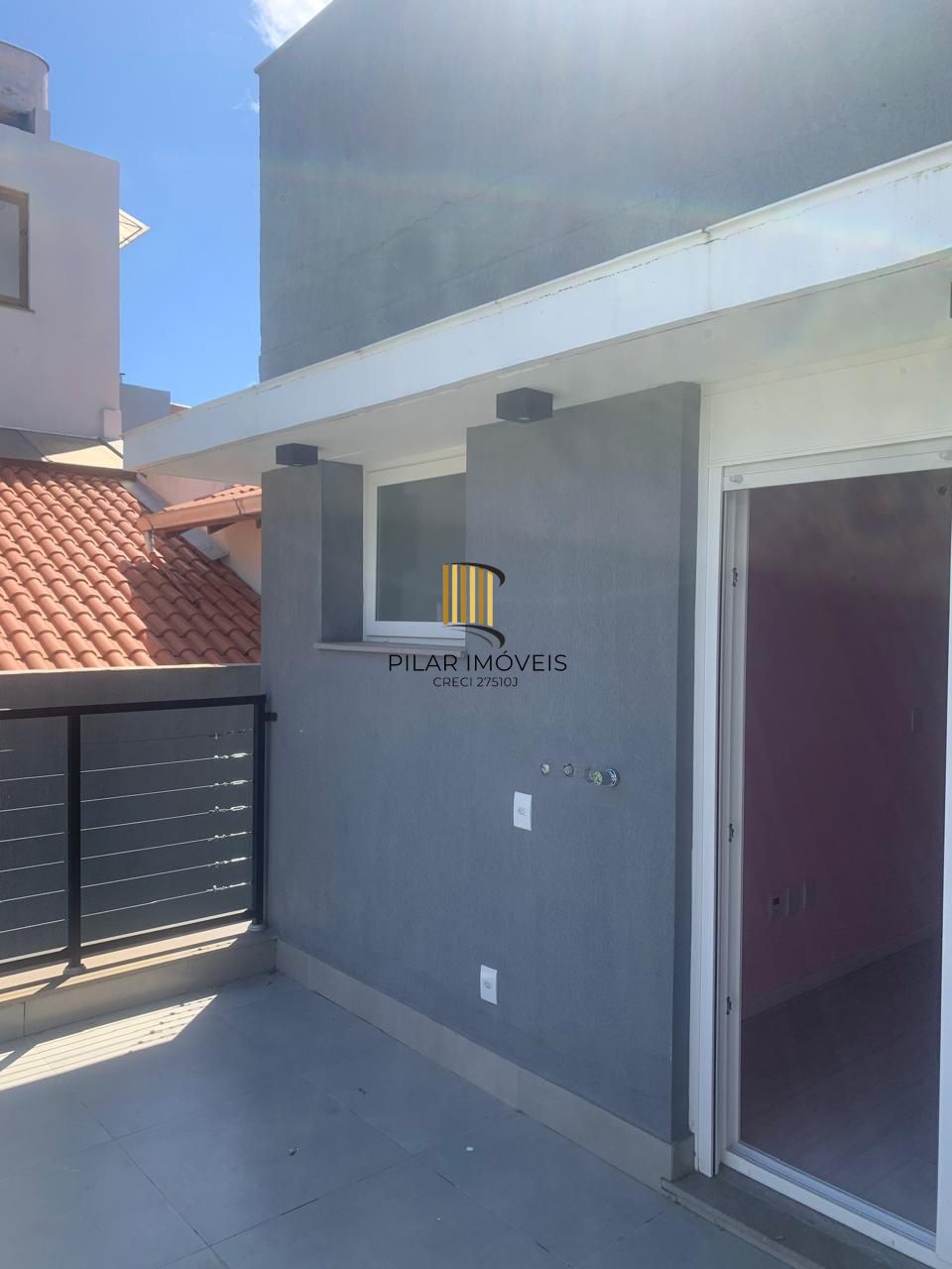 Casa com 3 dormitórios e suíte à Venda no Bairro Medianeira - Porto Alegre/RS