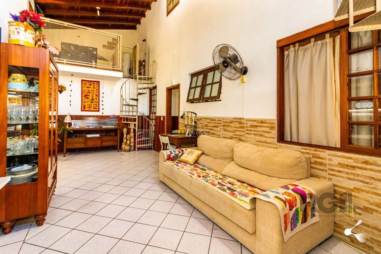 CASA, 4 DORMITÓRIOS, 3 SUÍTES, 2 VAGAS DE GARAGEM, BAIRRO IPANEMA, PORTO ALEGRE/RS