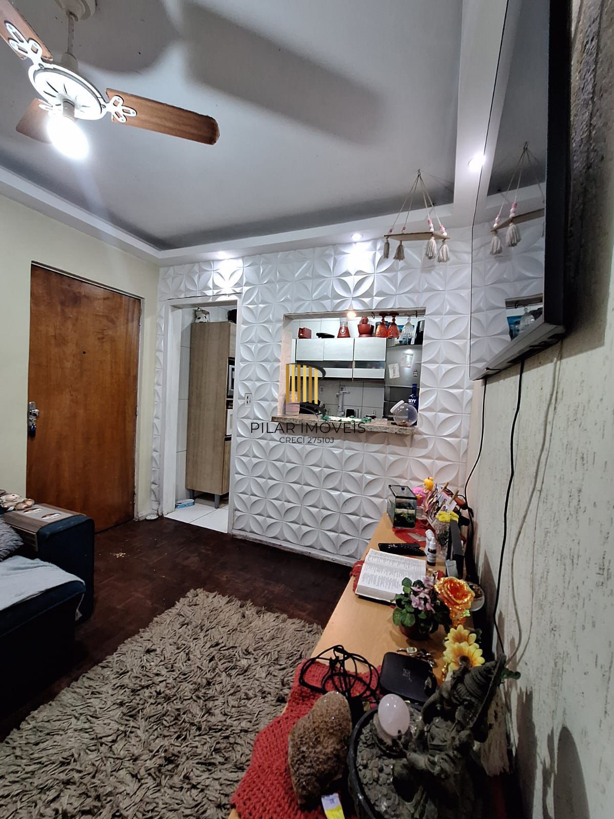 Apartamento com 02 quarto e 01 vaga, no Bairro Santa Rosa de Lima em POA