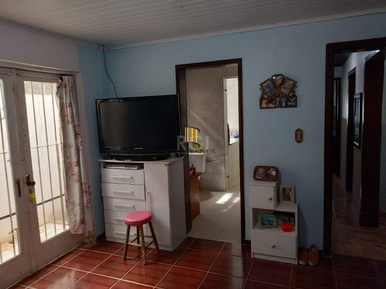 Casa 3 dormitórios, sendo 1 suites, 9 vagas - bairro Ponta Grossa Porto Alegre RS
