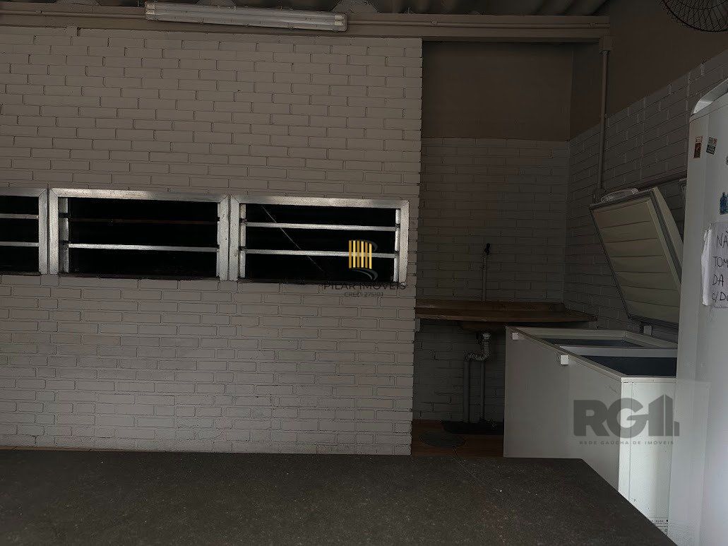 Apartamento a venda, dois dormitórios mobiliado no bairro Cristal.