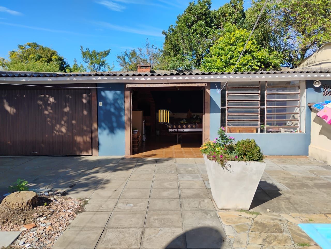 casa térrea 3 dormitórios com 2 vagas cobertas e demais descobertas no bairro cristal