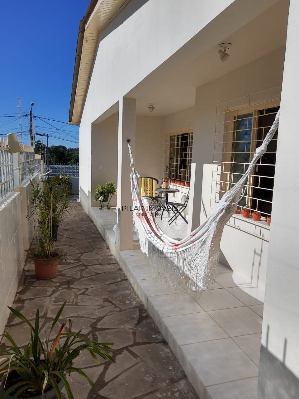 Casa para Venda - 103.38m², 2 dormitórios, sendo 1 suites, 3 vagas - Cecília, Porto Alegre