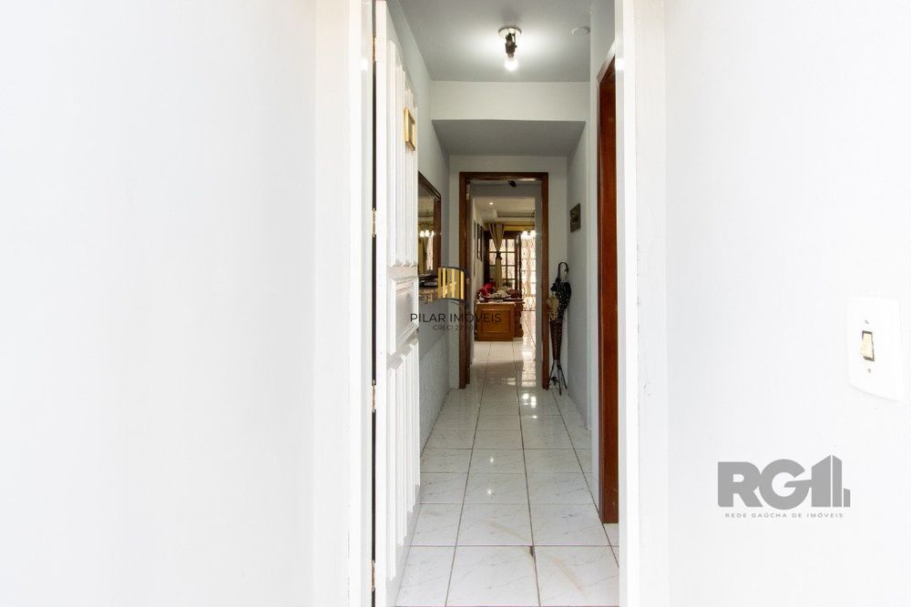 Casa 3 dormitórios no bairro Serraria