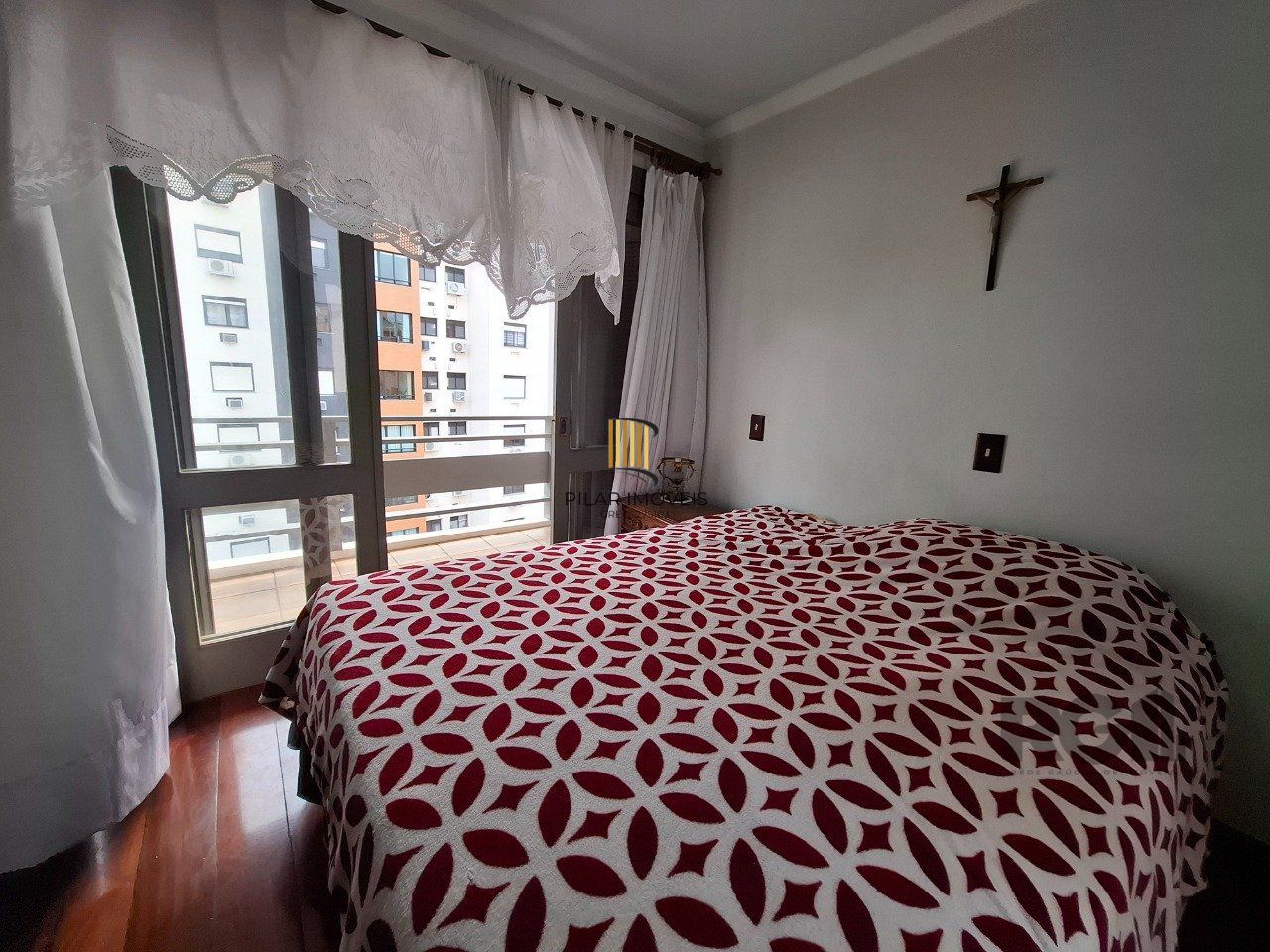 Casa com 537,00 m² com 04 dormitórios no Bairro Tristeza