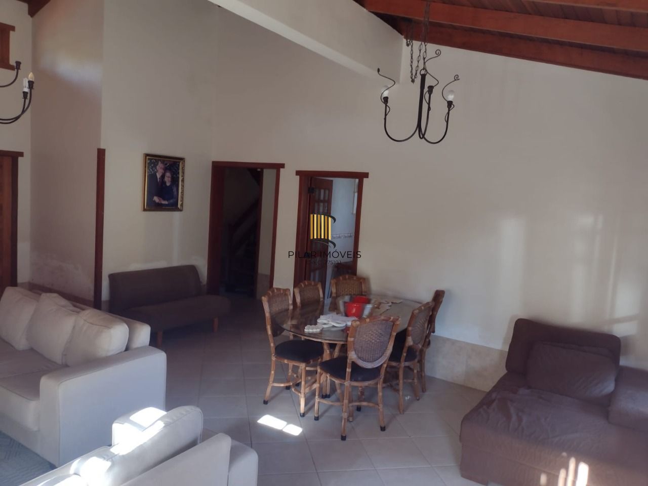 Casa para Venda - 693.6m², 5 dormitórios, sendo 3 suites, 4 vagas - Hípica