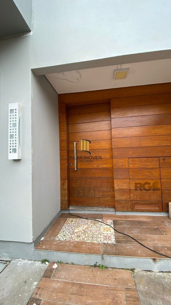 CASA 3 DORMITÓRIOS 1 SUíTE, VAGA DE GARAGEM BAIRRO HÍPICA PORTO ALEGRE RS