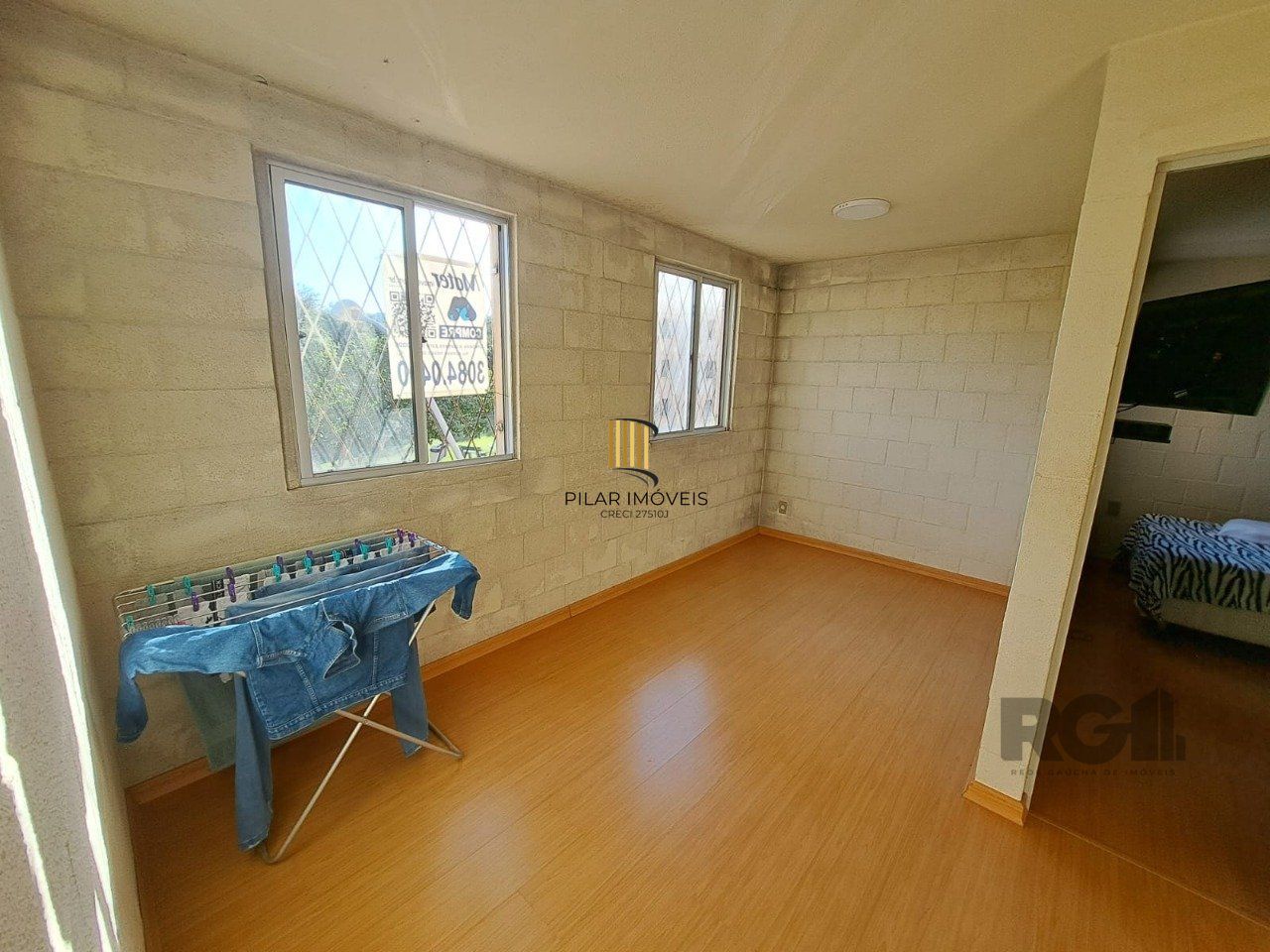 Apartamento semimobiliado de 2 dormitórios no bairro Vila Nova