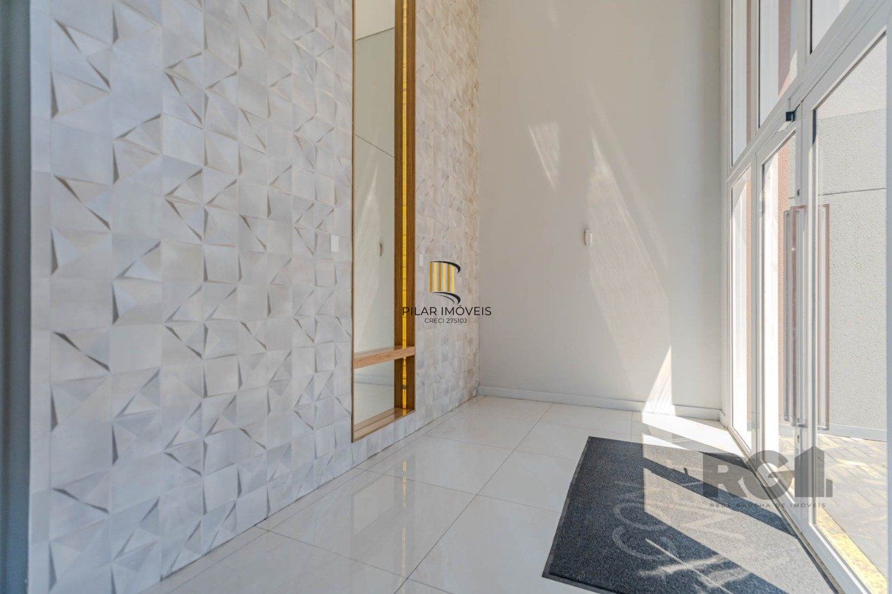 Apartamento com 01 quarto e 01 vaga no Bairro Partenon