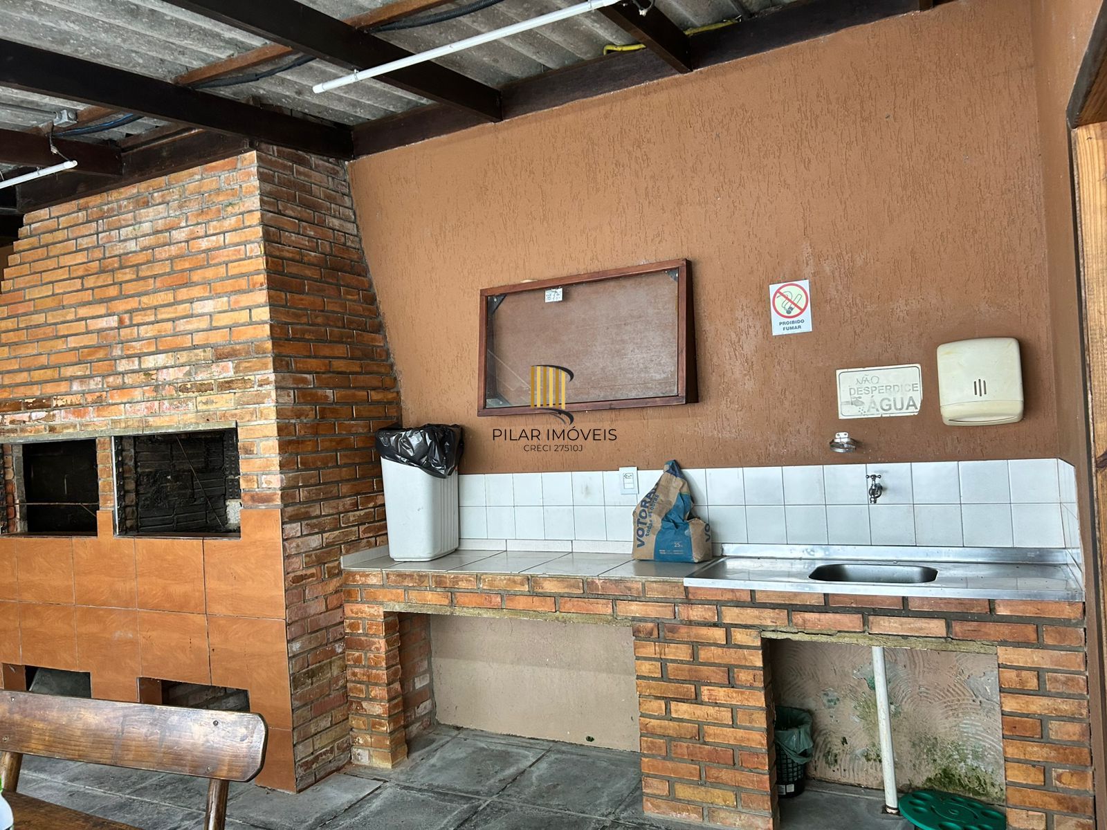 Casa 2 dormitórios no bairro Guarujá