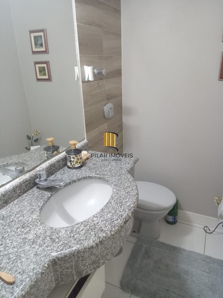 Casa sobrado  Comercial e Residencial de 4 dormitórios e 6 banheiros e 5 vagas de garagem
