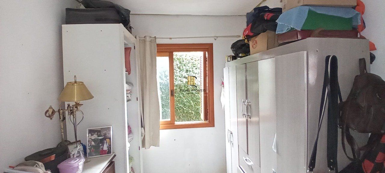Casa em condomínio com 02 dormitórios