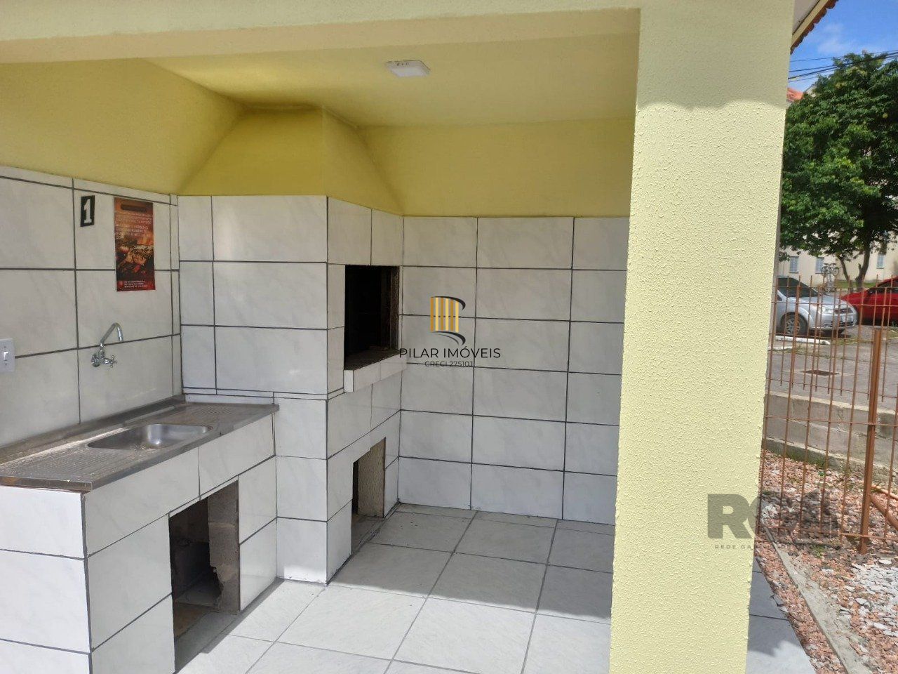 Oportunidade !!! Lindo Apartamento 02 Dormitórios reformado e com vaga.