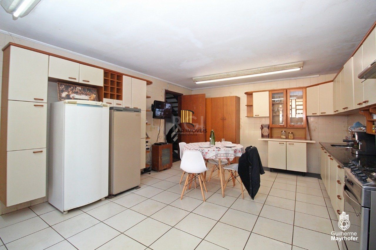 Casa para Venda - 526.64m², 4 dormitórios, sendo 2 suites, 4 vagas - Teresópolis - Pilar Imóveis