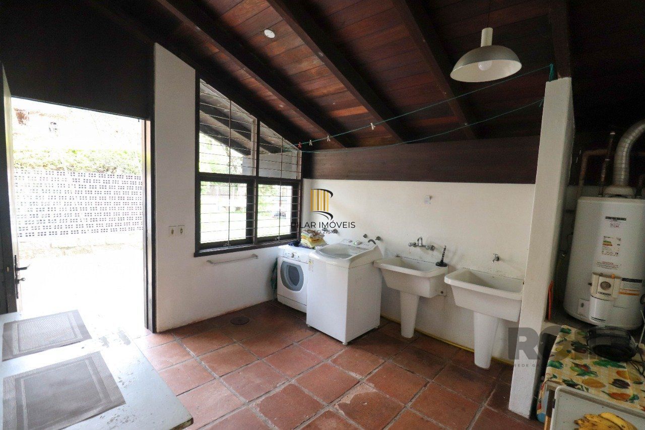 Casa para Venda - 523.36m², 6 dormitórios, sendo 2 suites, 2 vagas - Vila Conceição, Porto Alegre