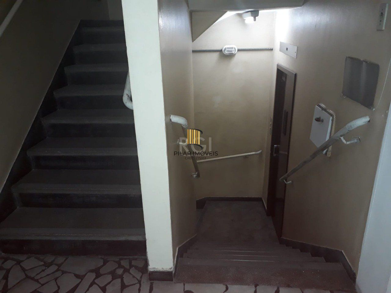 MEGA APARTAMENTO DE 137M² ,  COM SACADA, 2 DORMITÓRIOS, NO CENTRO DE PORTO ALEGRE -RS