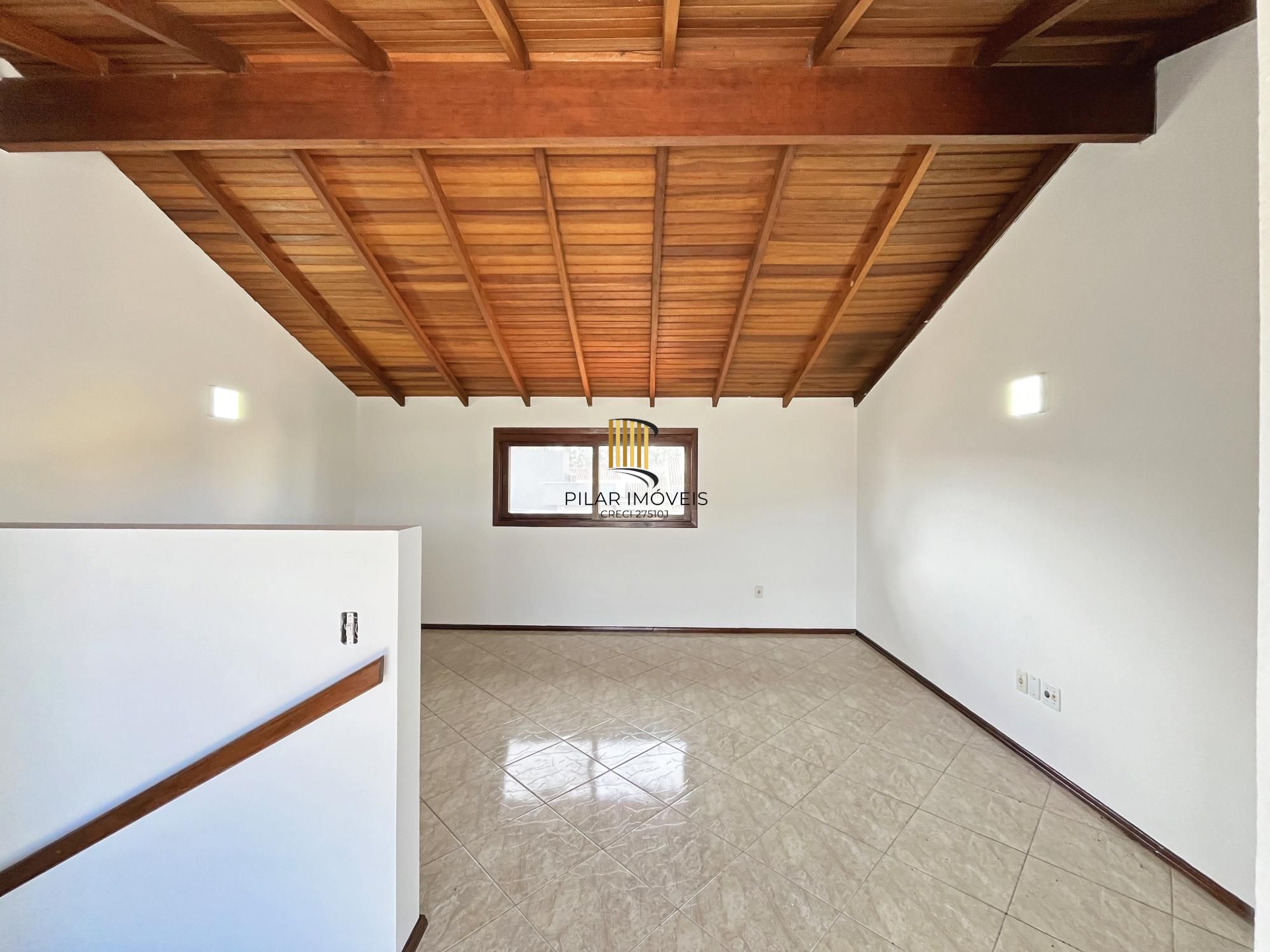 CASA 3 DORMITÓRIOS, SUÍTE, BAIRRO HIPICA, JARDINS DO PRADO EM PORTO ALEGRE-RS