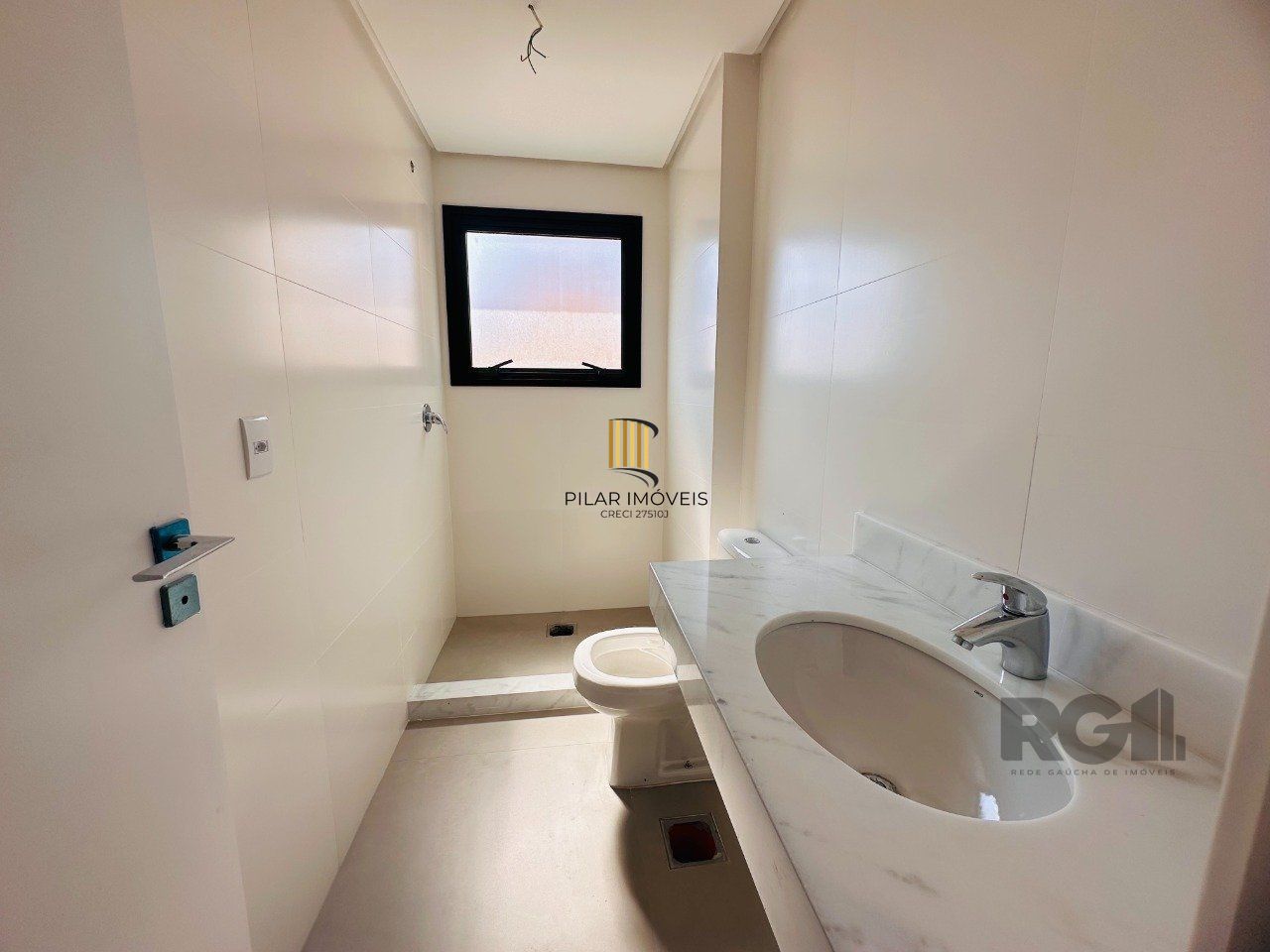 Apartamento para Venda - 130.07m², 3 dormitórios, sendo 3 suites, 3 vagas - Petrópolis