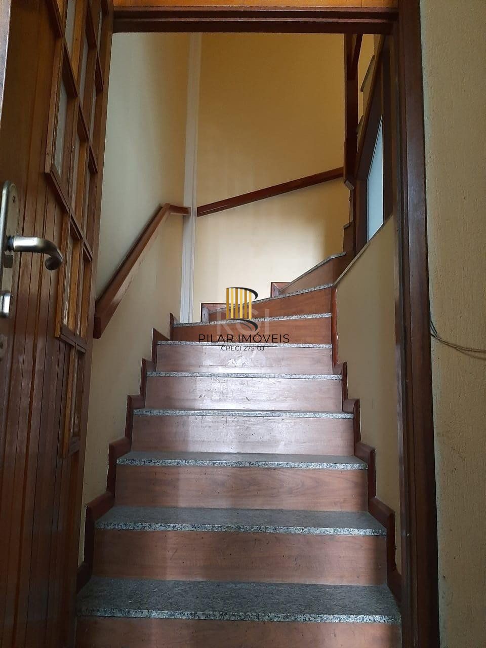 Casa para Venda - 274m², 3 dormitórios, sendo 1 suites, 3 vagas - Guarujá, Porto Alegre