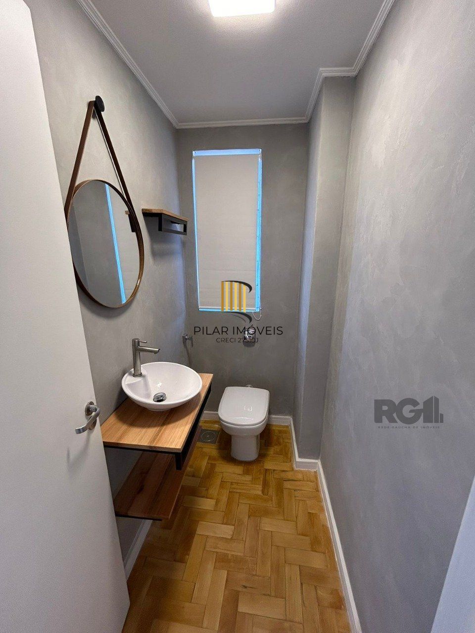 Belíssimo Apartamento com 03 quartos (01 suíte) uma vaga coberta todo Reformado