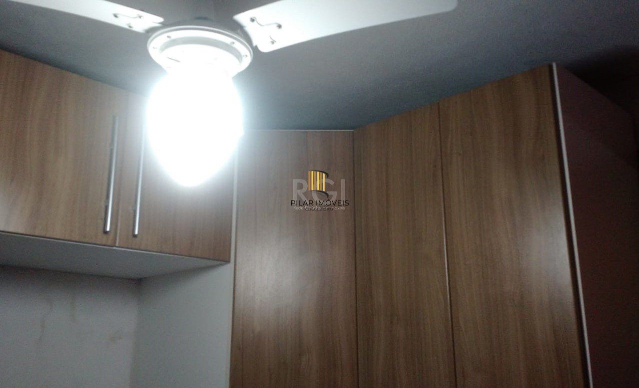 Apartamento para Venda - 40m², 2 dormitórios, 1 vaga - Lomba do Pinheiro