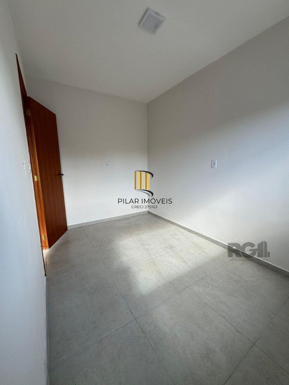 Casa geminada, 2 quartos a venda no Bairro Olaria Canoas.