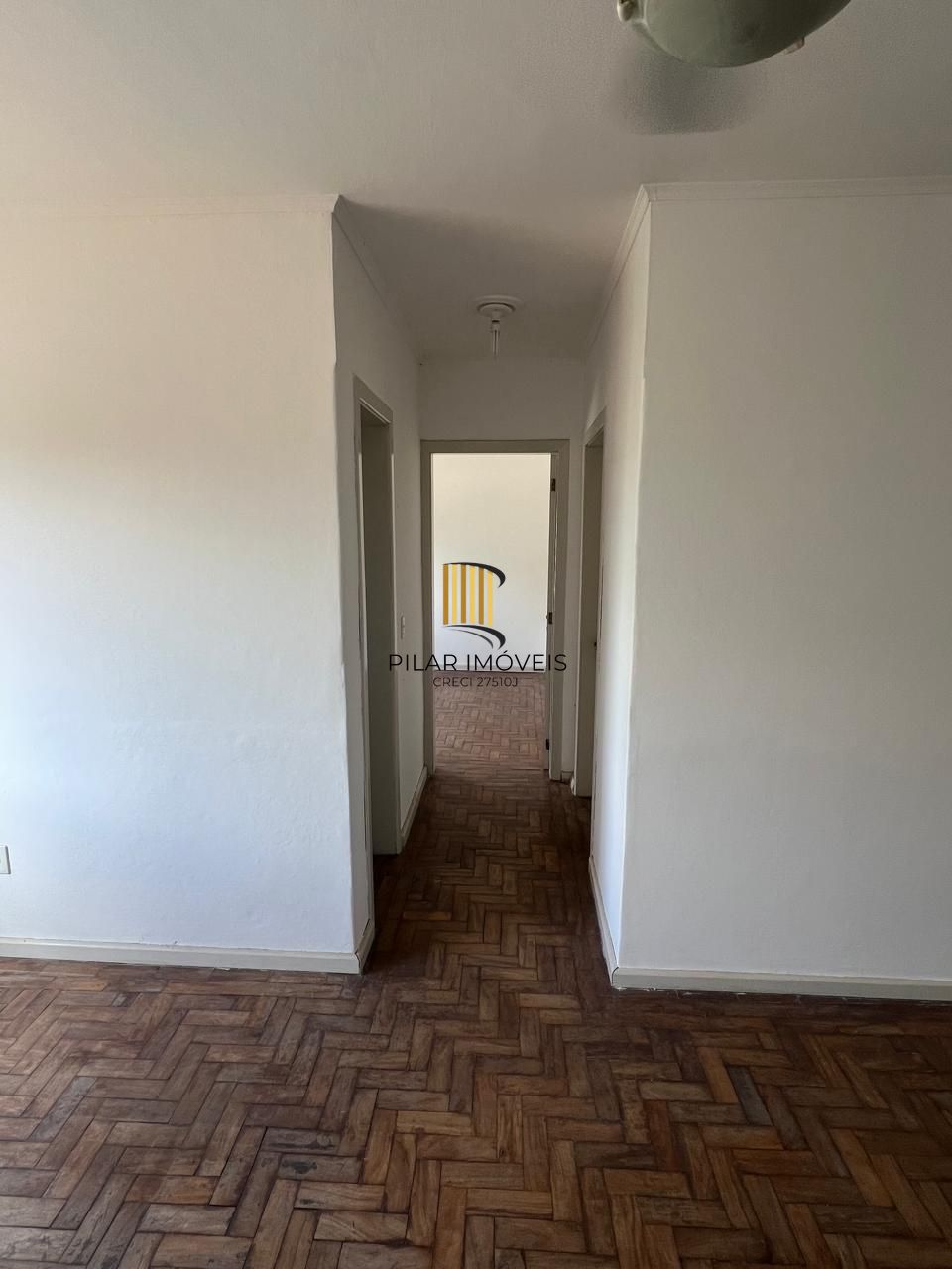 Apartamento à Venda com 02 Quartos na Av do Forte, Vila Ipiranga em Porto Alegre