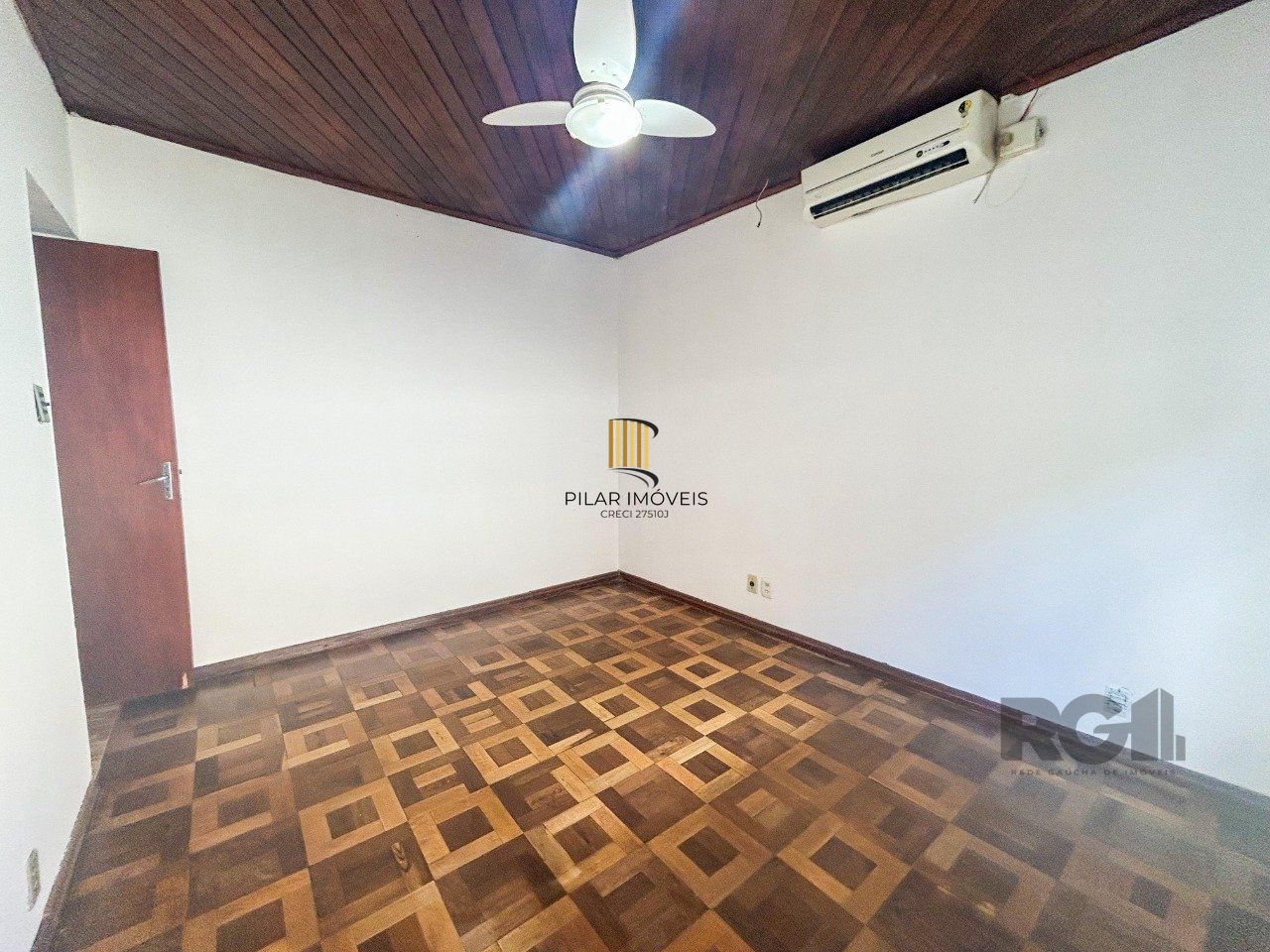 Casa 03 quartos, peças amplas,  03 dormitórios,  salão de festas -3 vagas - Cavalhada