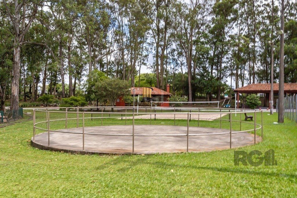 Casa com 4 quartos, suíte, churrasqueira, vaga de garagem, no bairro Elsa, Viamão/RS