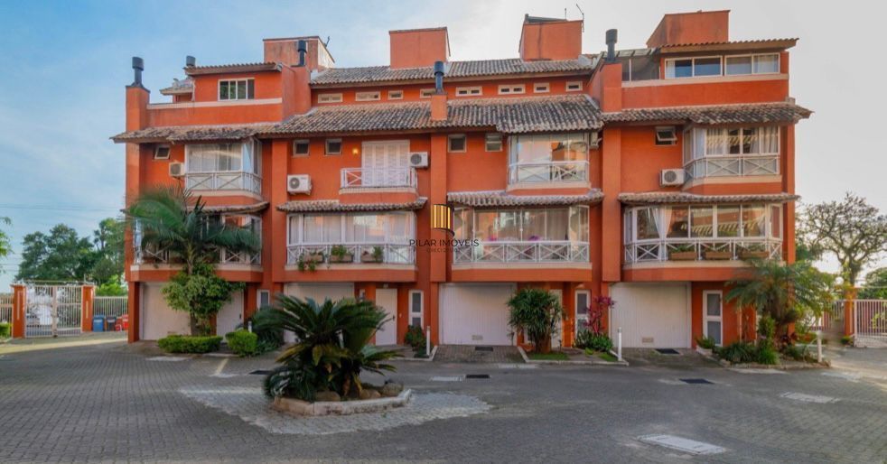 Casa em Condomínio Fechado no Bairro Vila Assunção  de Porto Alegre/RS - Pilar Imóveis
