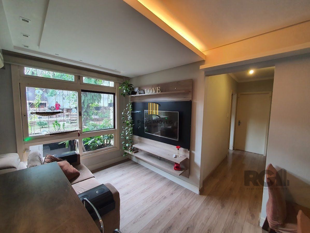 Apartamento com 3 quartos, vagas de garagem, semi mobiliado - 68m² no bairro Medianeira, Porto Alegre/RS