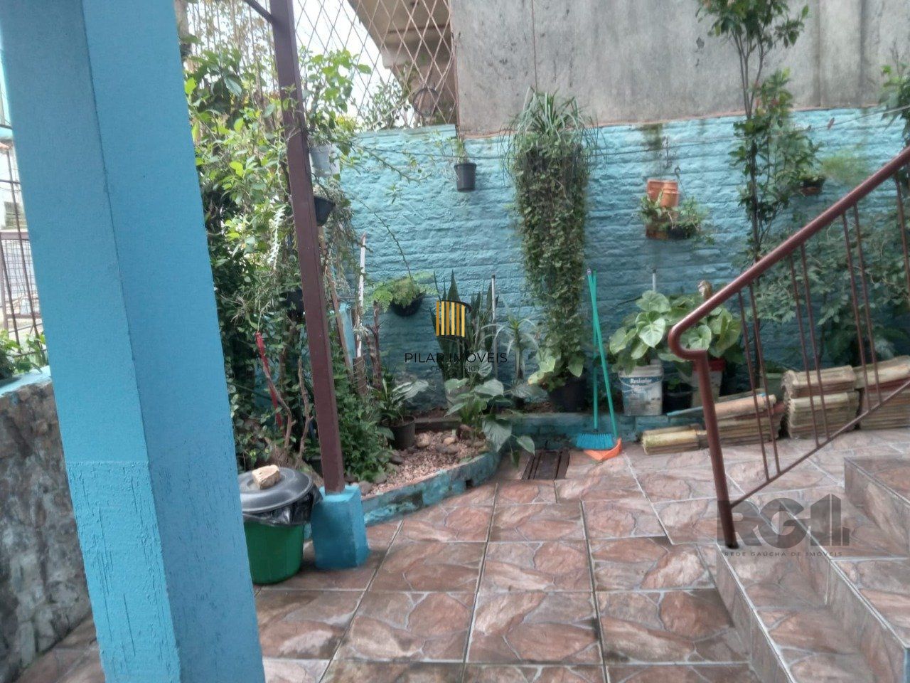 Casa com 3 quartos, vaga de garagem, churrasqueira, no bairro Partenon, Porto Alegre/RS
