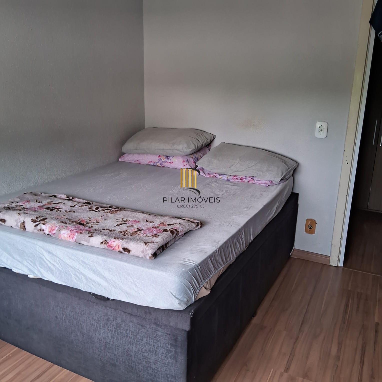 Apartamento com 01 Quarto e 01 vaga no Bairro Morro Santana