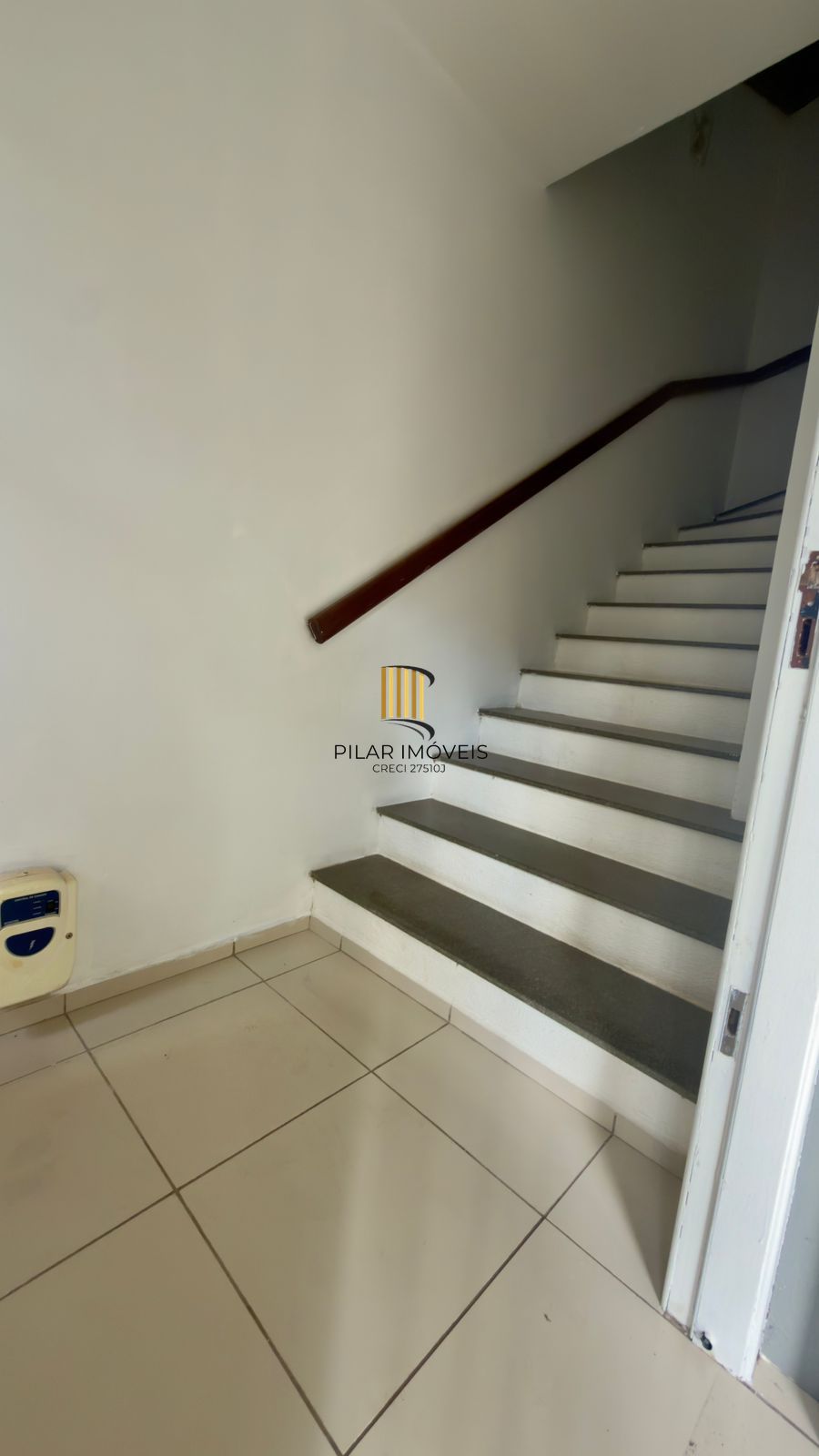 Casa com 02 quartos e 02 vagas no Bairro Jardim Itu em Porto Alegre