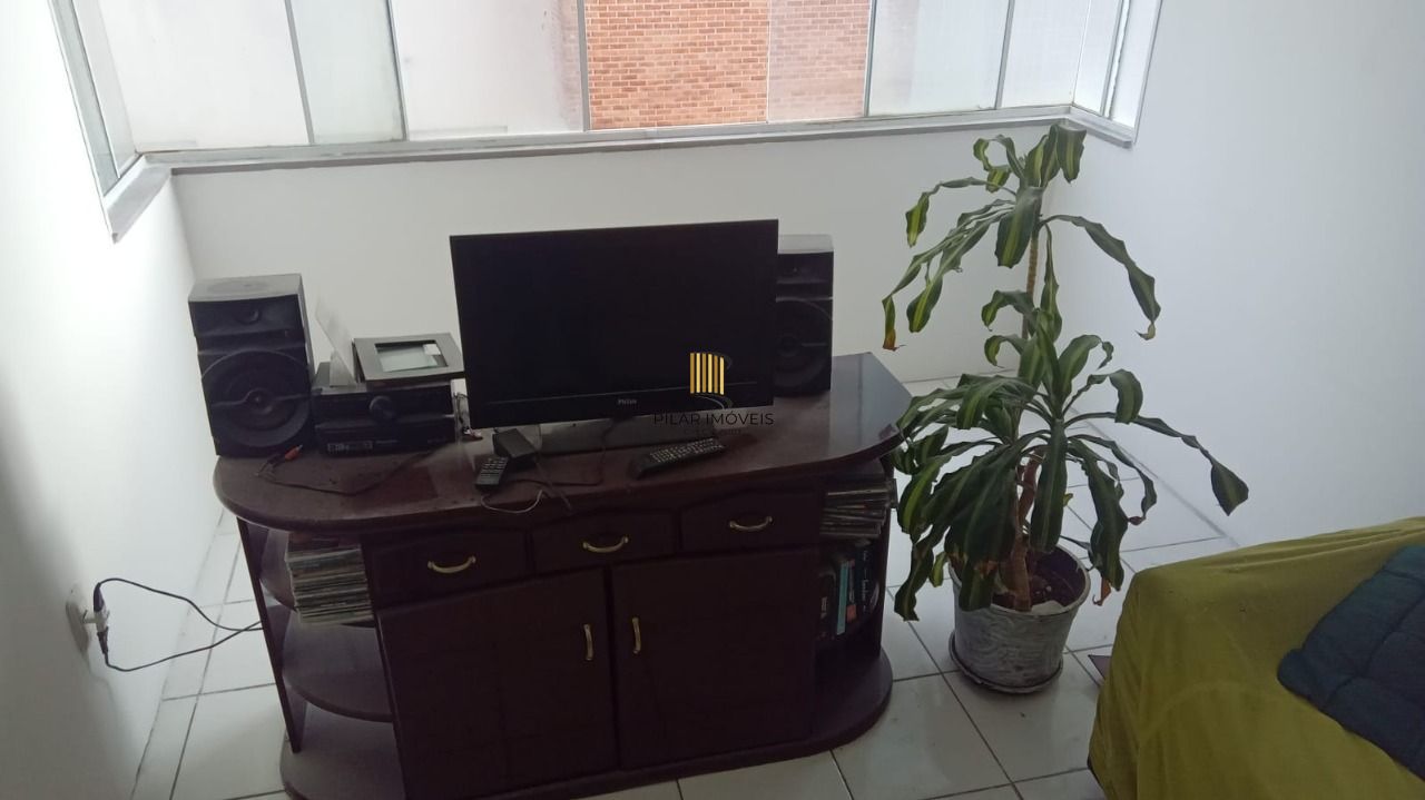Apartamento 2 dormitórios , churrasqueira , elevador , 1 vaga de garagem descoberta !