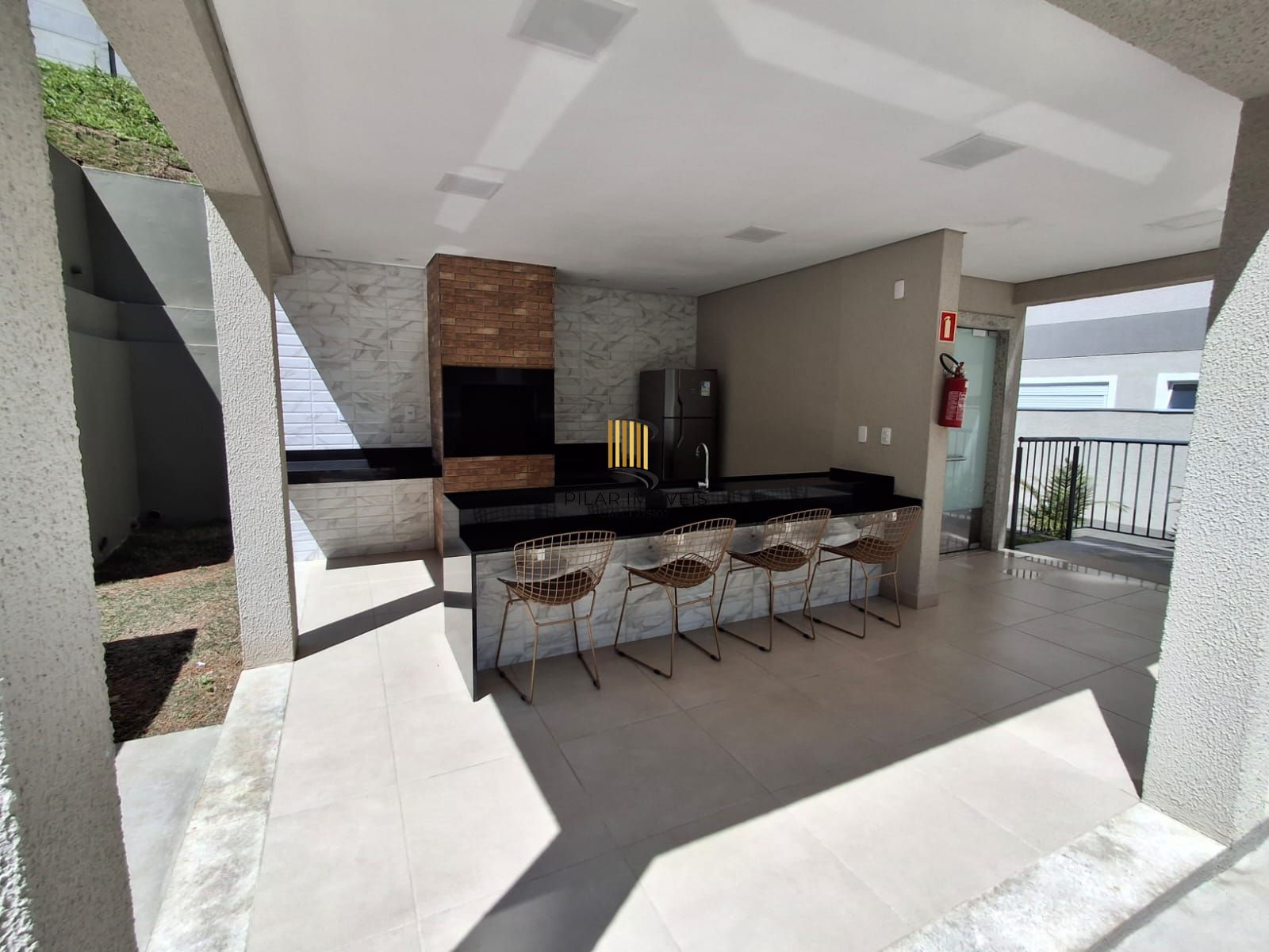 Apartamento de 2 dormitórios com 1 vaga de garagem , nunca habitado !