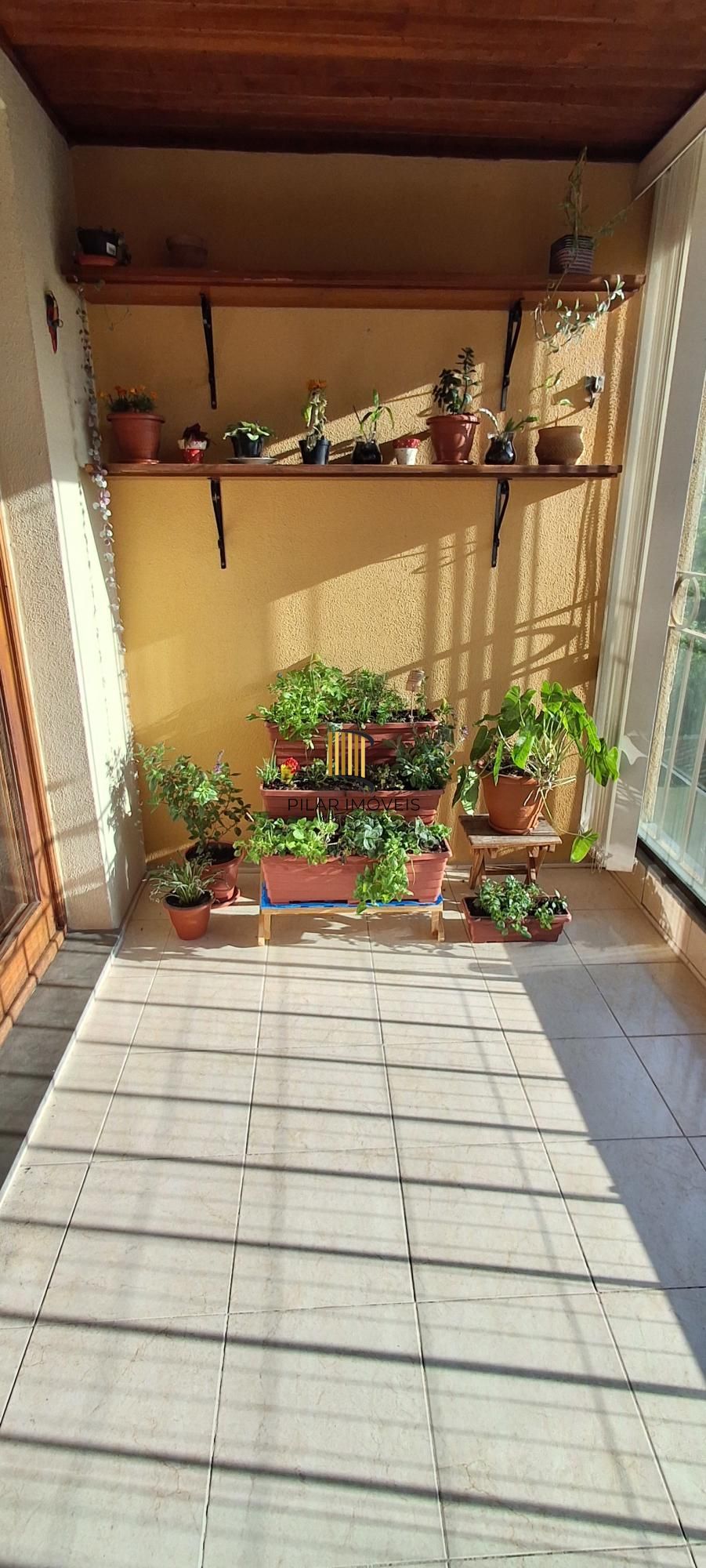 Apartamento com 03 quartos e 01 vaga escriturada no Bairro Tristeza