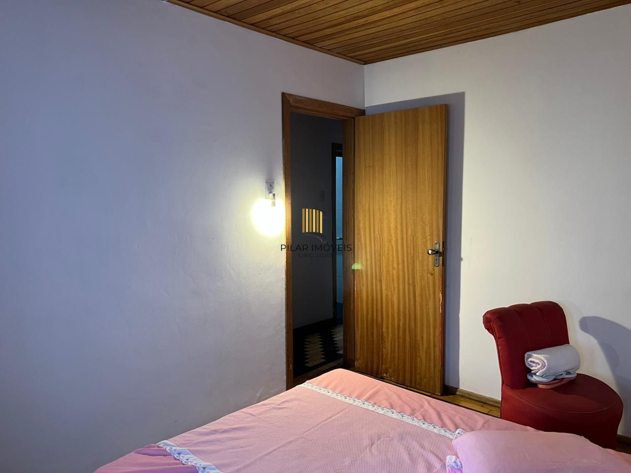 Apartamento com 03 quartos e 02 banheiros no Centro Histórico de Porto Alegre.