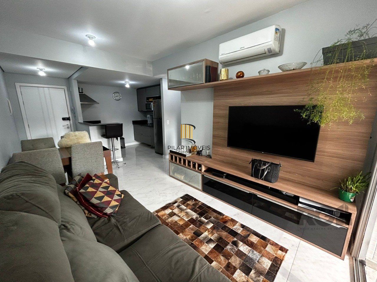 APARTAMENTO, 1 DORMITÓRIO, SACADA COM CHURRASQUEIRA, VAGA DE GARAGEM, BAIRRO PETRÓPOLIS, PORTO ALEGRE/RS