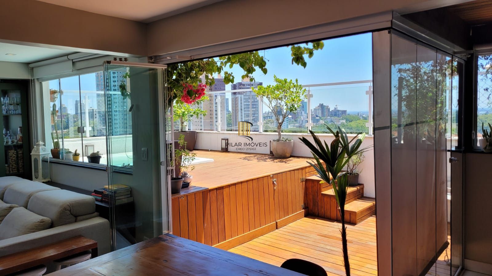 Cobertura com 157m2, 3 dormitórios no bairro Boa Vista.