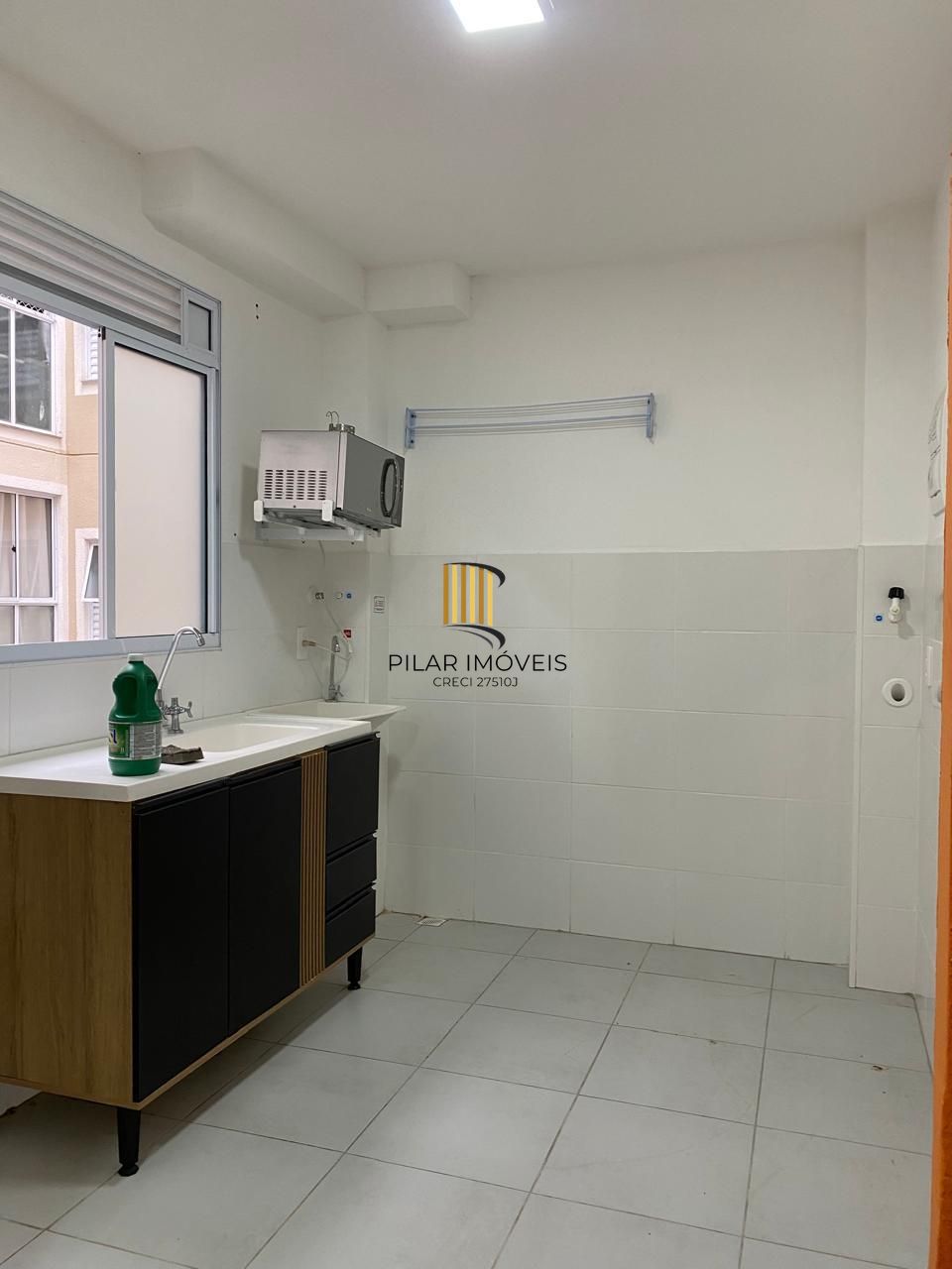 Apartamento em condomínio fechado, 2 dormitórios vaga de garagem no bairro Restinga.
